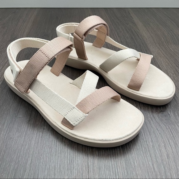Everlane Shoes - Everlane ReNew Sport Sandal Sand Beige Sz 7 NWT